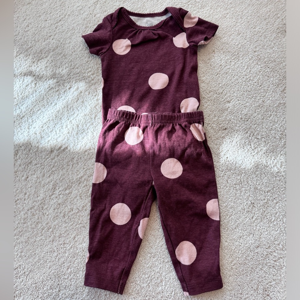 Carter’s Infant girl set